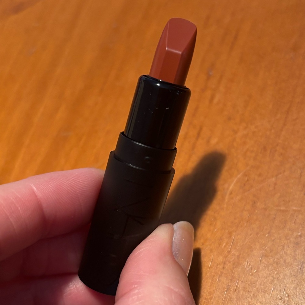 NARS Explicit Lipstick - Picture 5 of 16